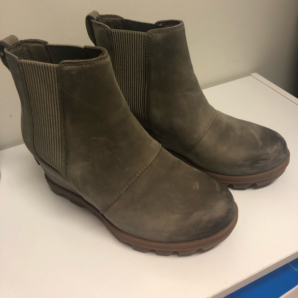 Sorel booties sz6